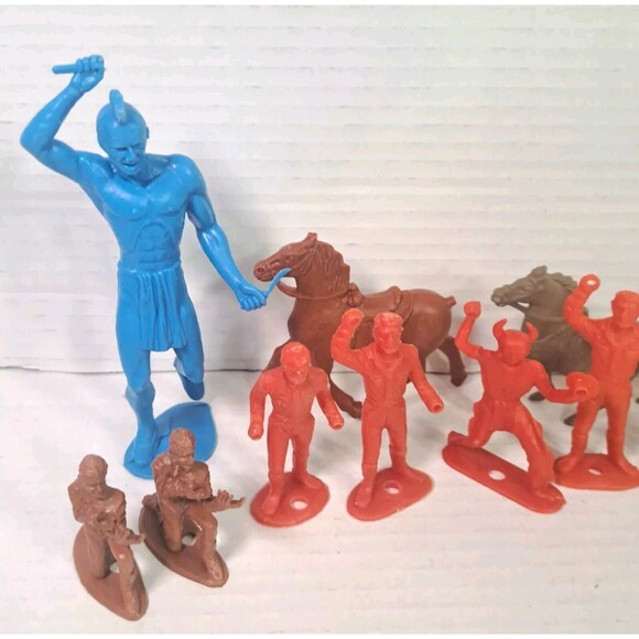 Lot of 49 Vtg Marx Plastic Toy Cowboys Indians Horses Pirates Farmers Ring Hand - Picture 8 of 10